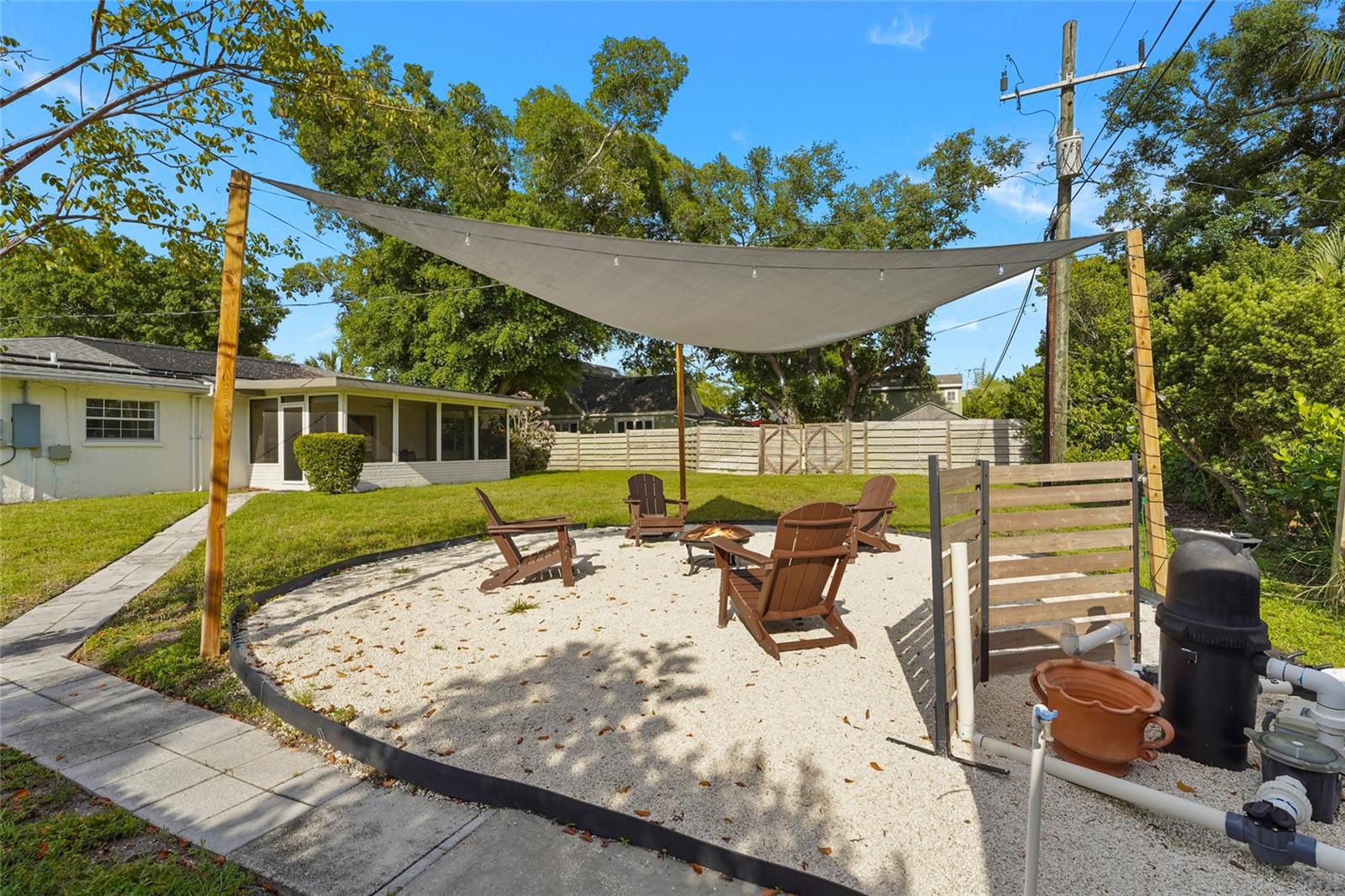 7746 WESTMORELAND DR — photo 30