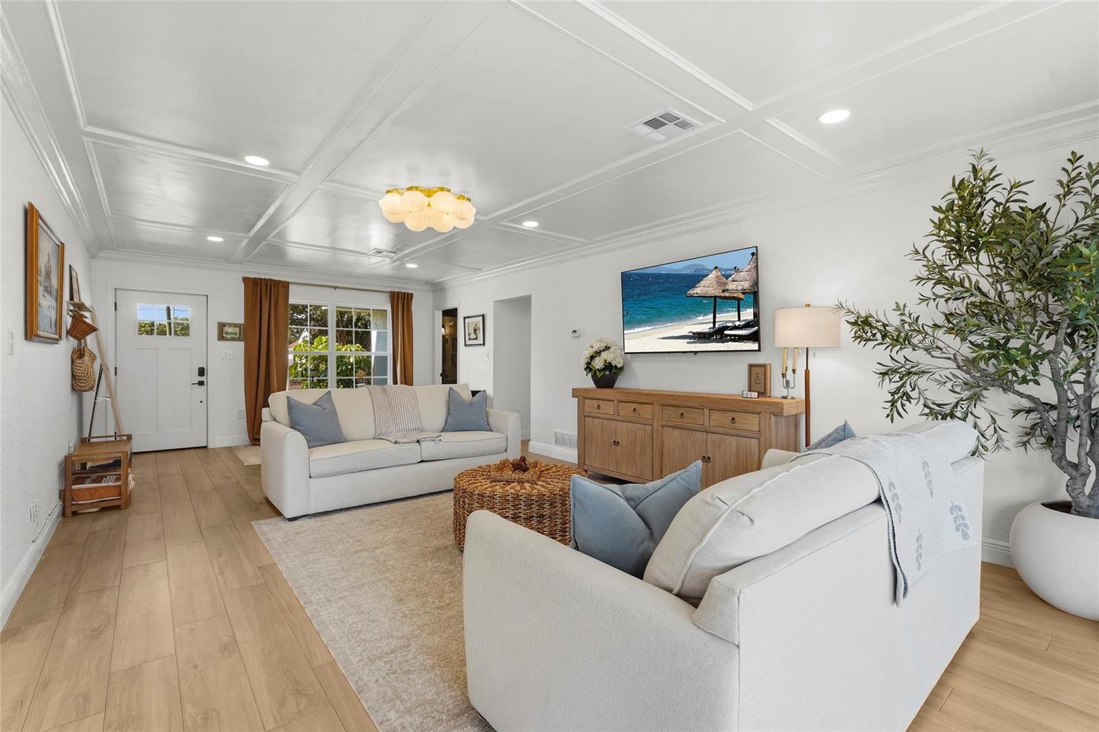 7746 WESTMORELAND DR — photo 9