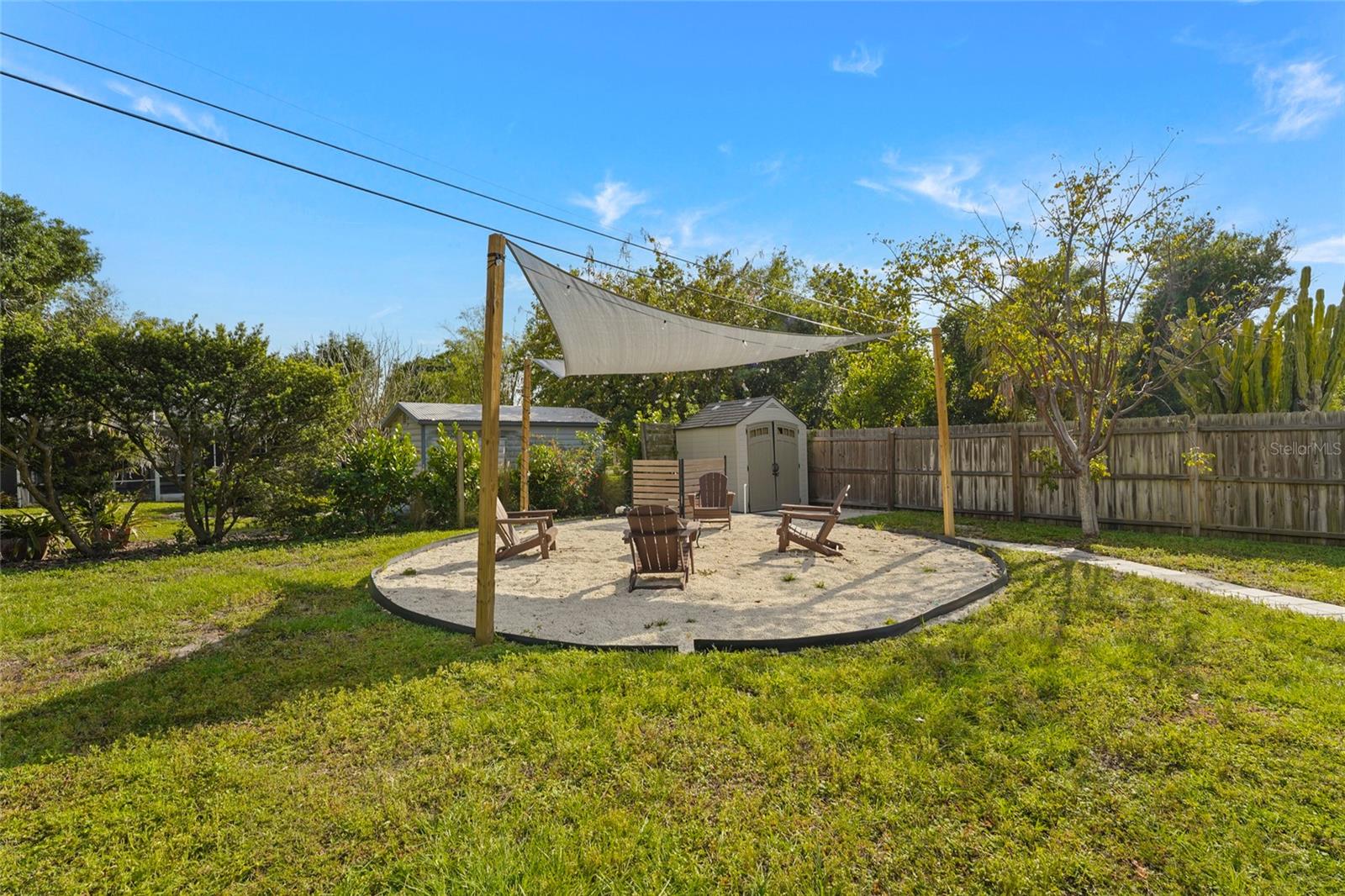 7746 WESTMORELAND DR — photo 32