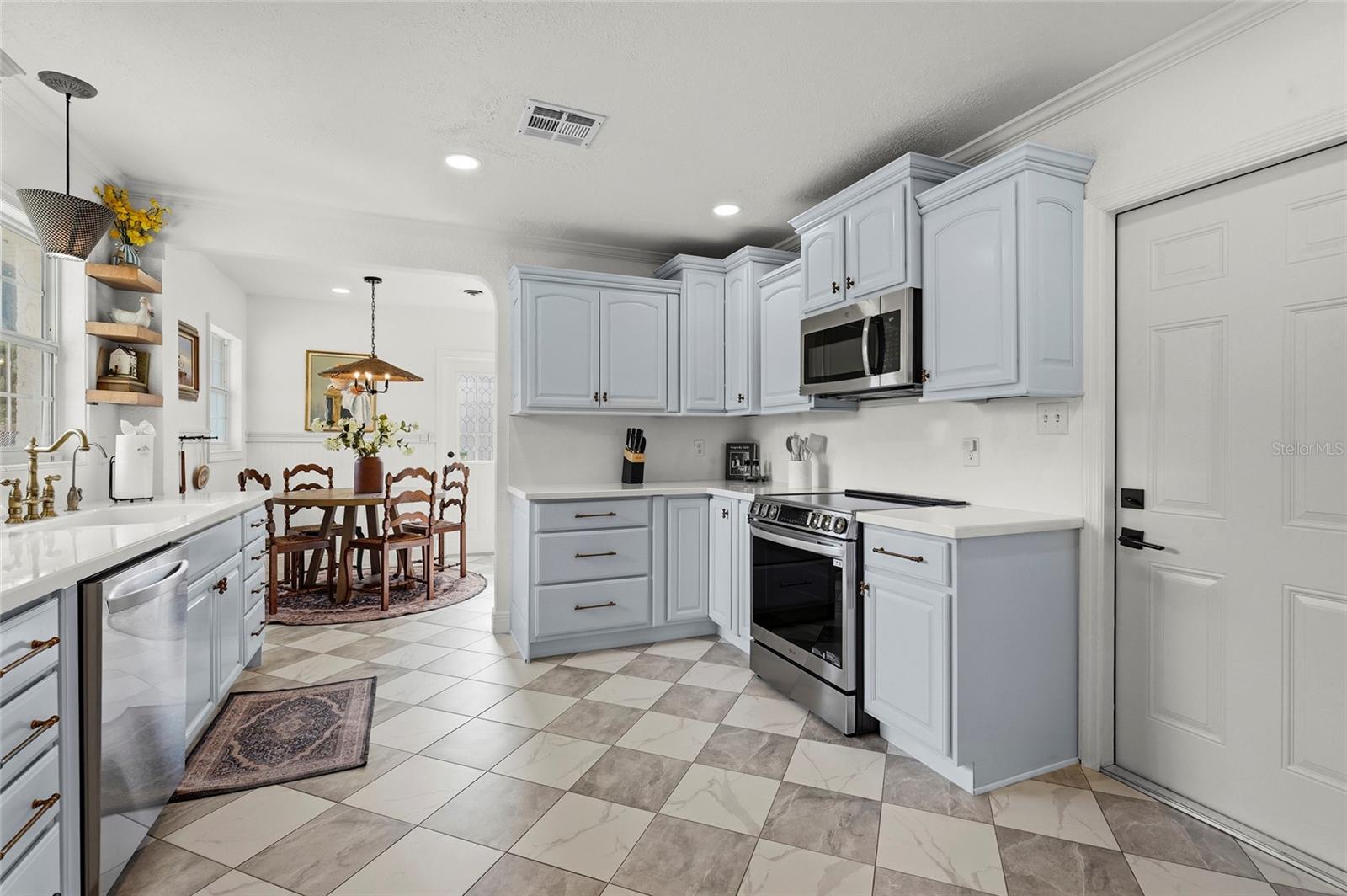 7746 WESTMORELAND DR — photo 11