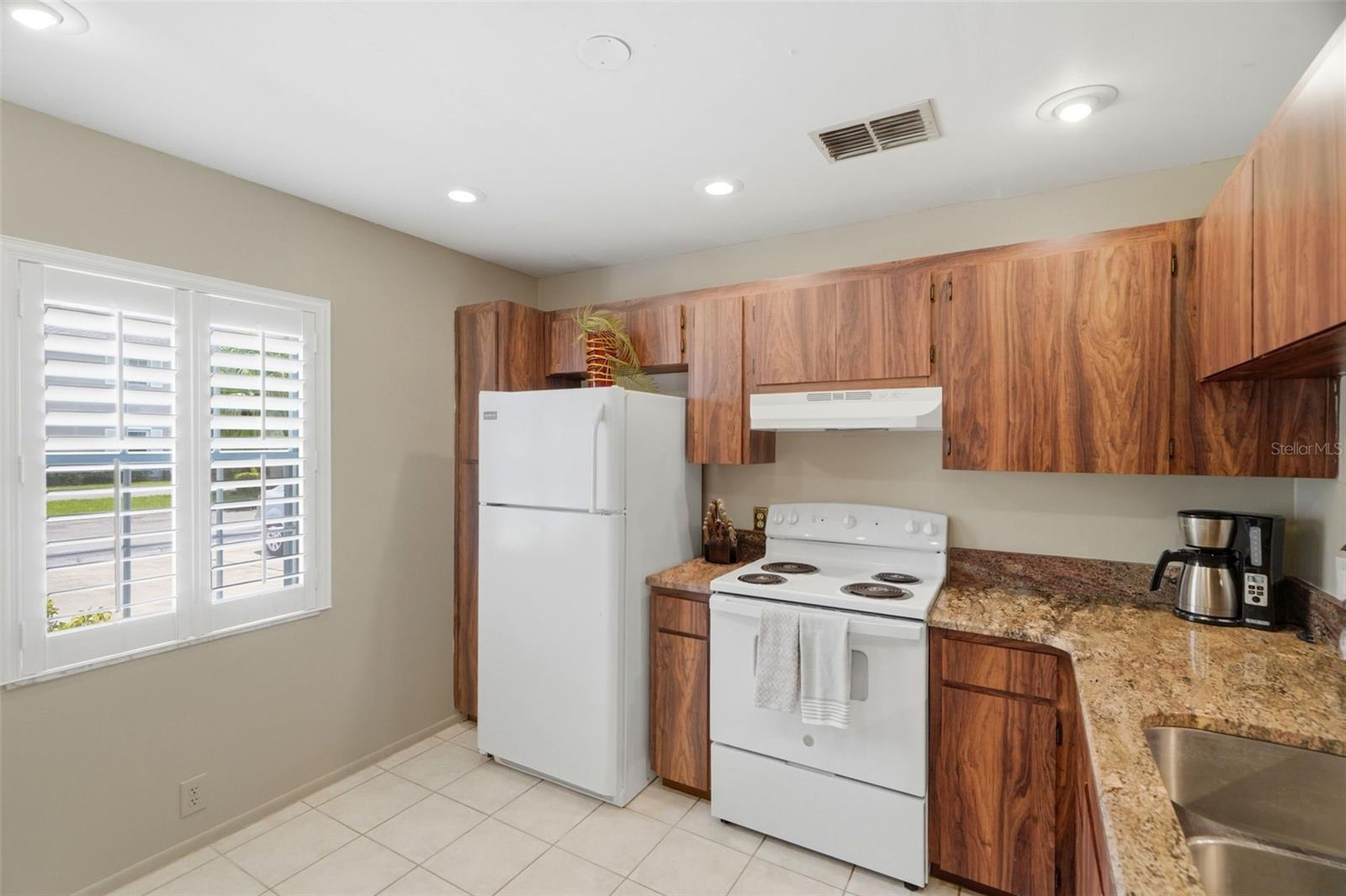 5265 E BAY DR #410 — photo 9
