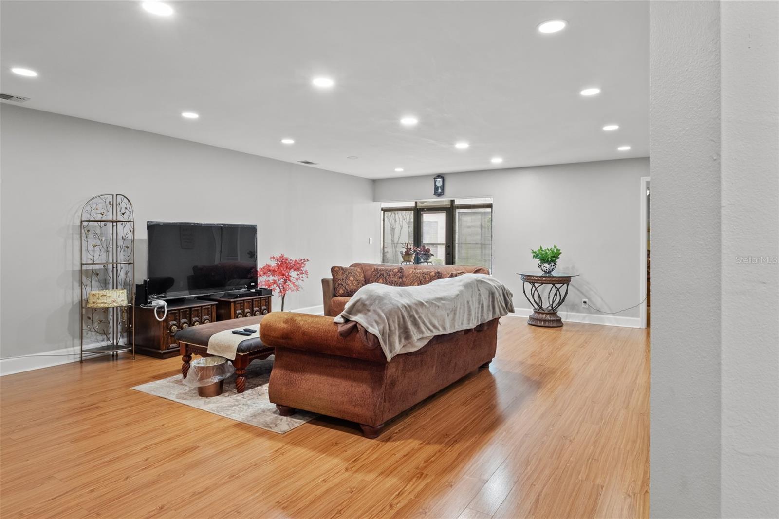 13140 VILLAGE CHASE CIR #13140 — photo 4