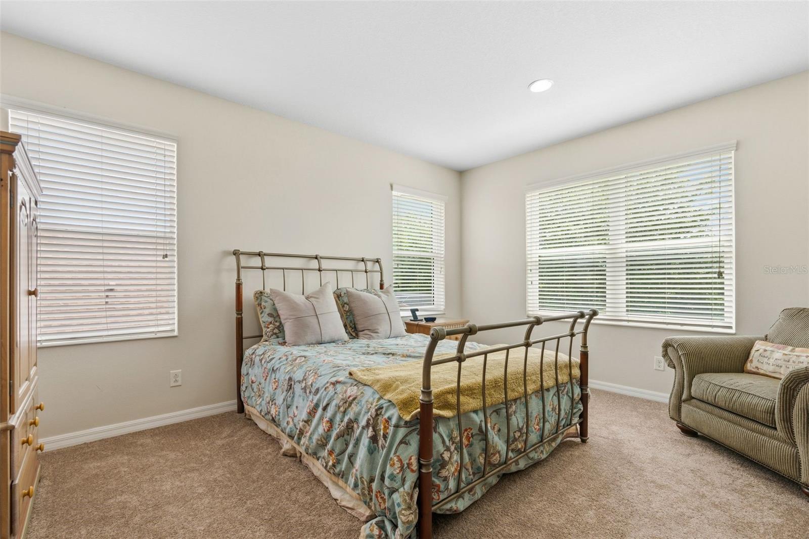 11904 FOREST PARK CIR — photo 30