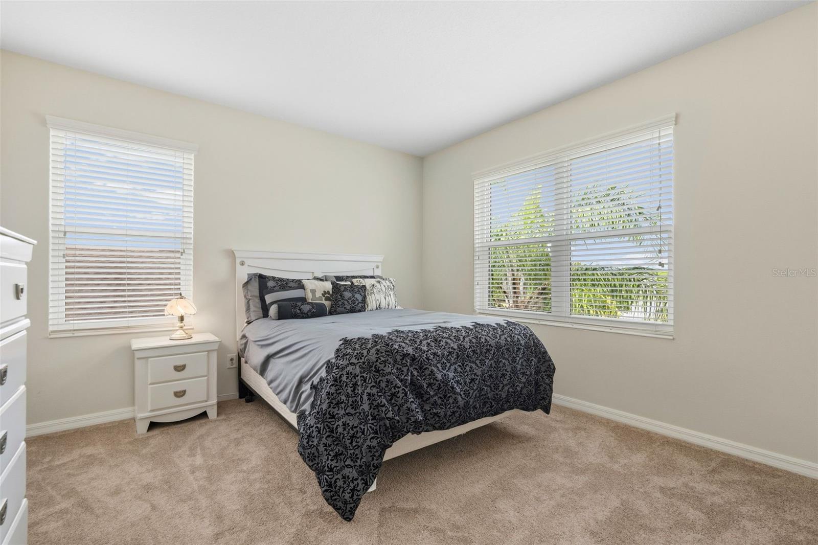 11904 FOREST PARK CIR — photo 22