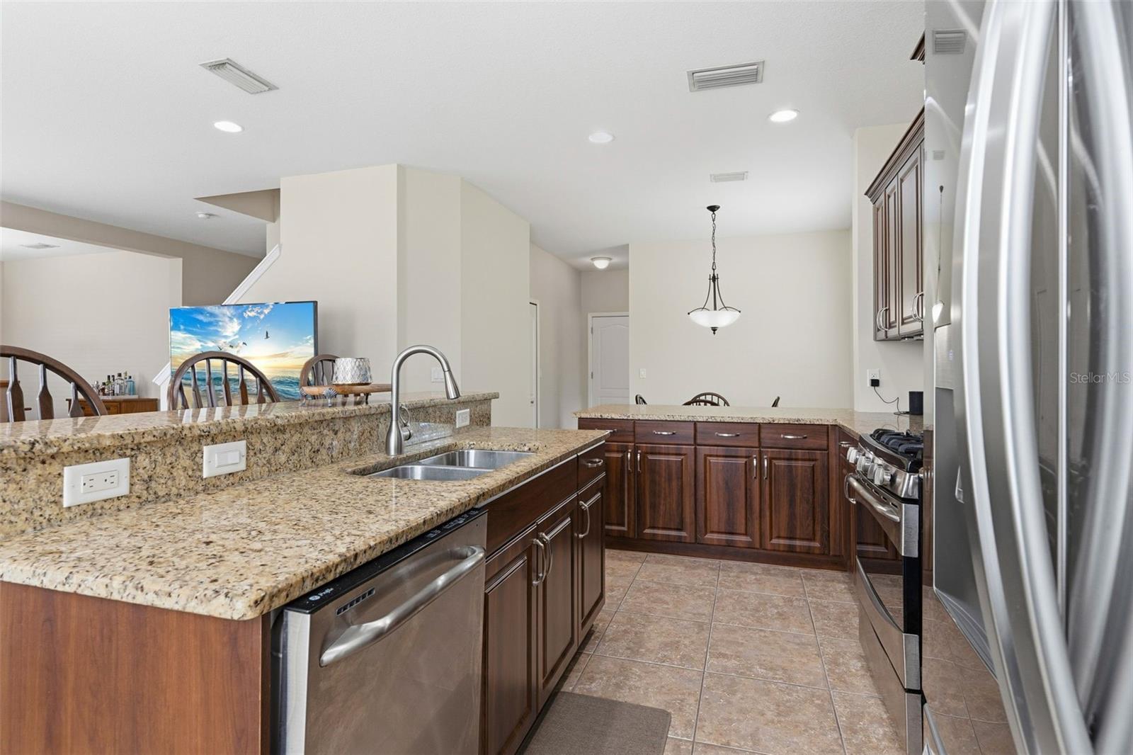 11904 FOREST PARK CIR — photo 12