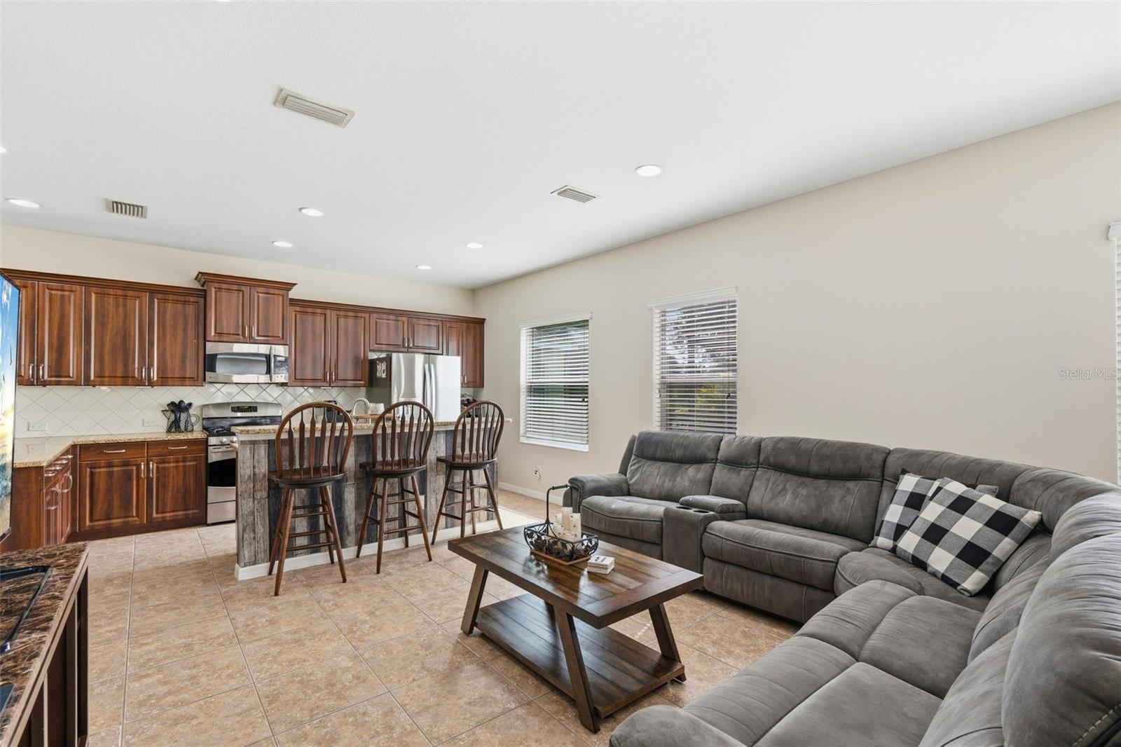 11904 FOREST PARK CIR — photo 8