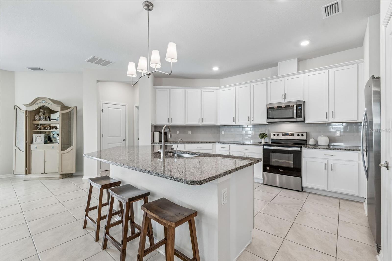 20121 AZUL MARBLE LOOP — photo 37