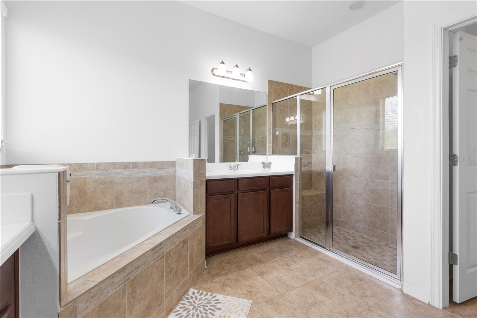 11814 CROSS VINE DR — photo 37