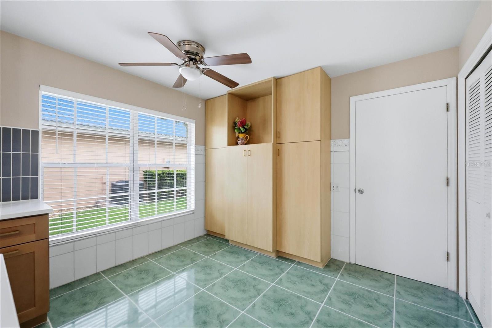 4738 DUNDEE DR — photo 9