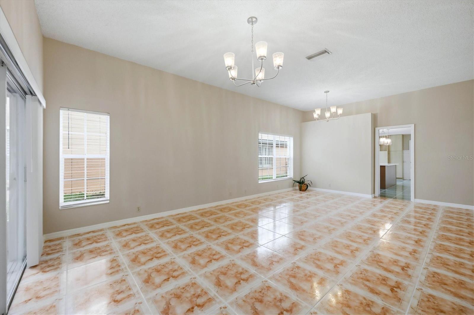 4738 DUNDEE DR — photo 18