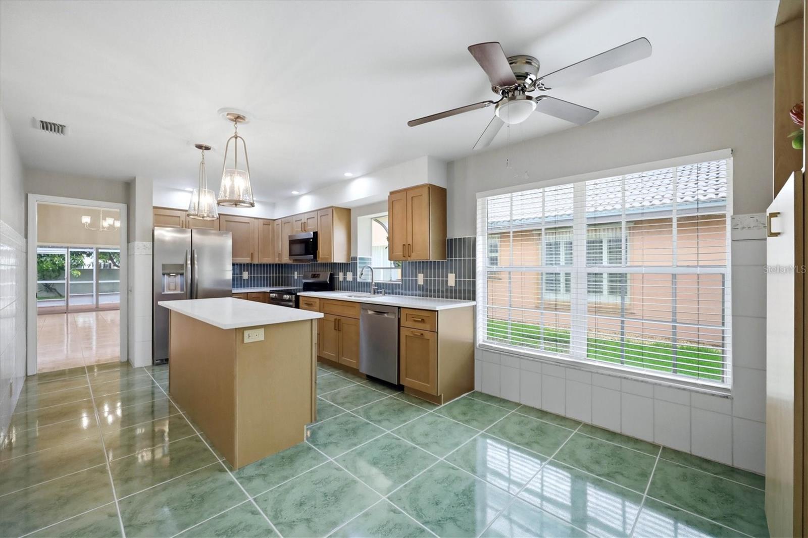 4738 DUNDEE DR — photo 10