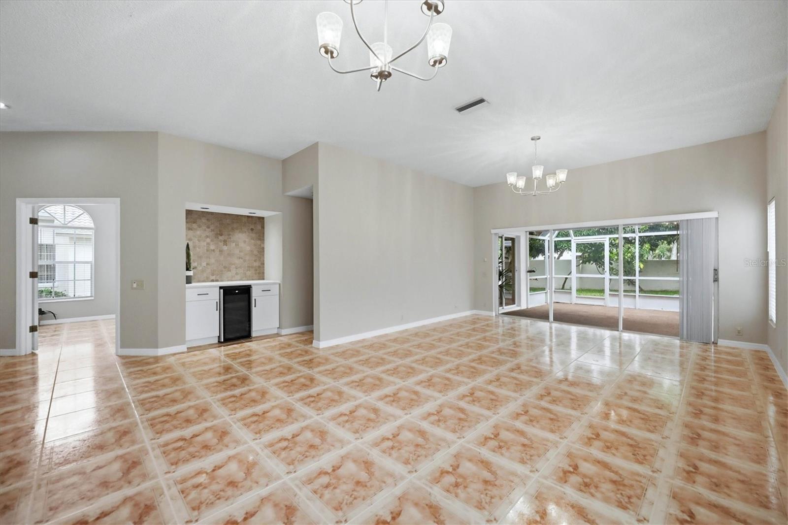 4738 DUNDEE DR — photo 13
