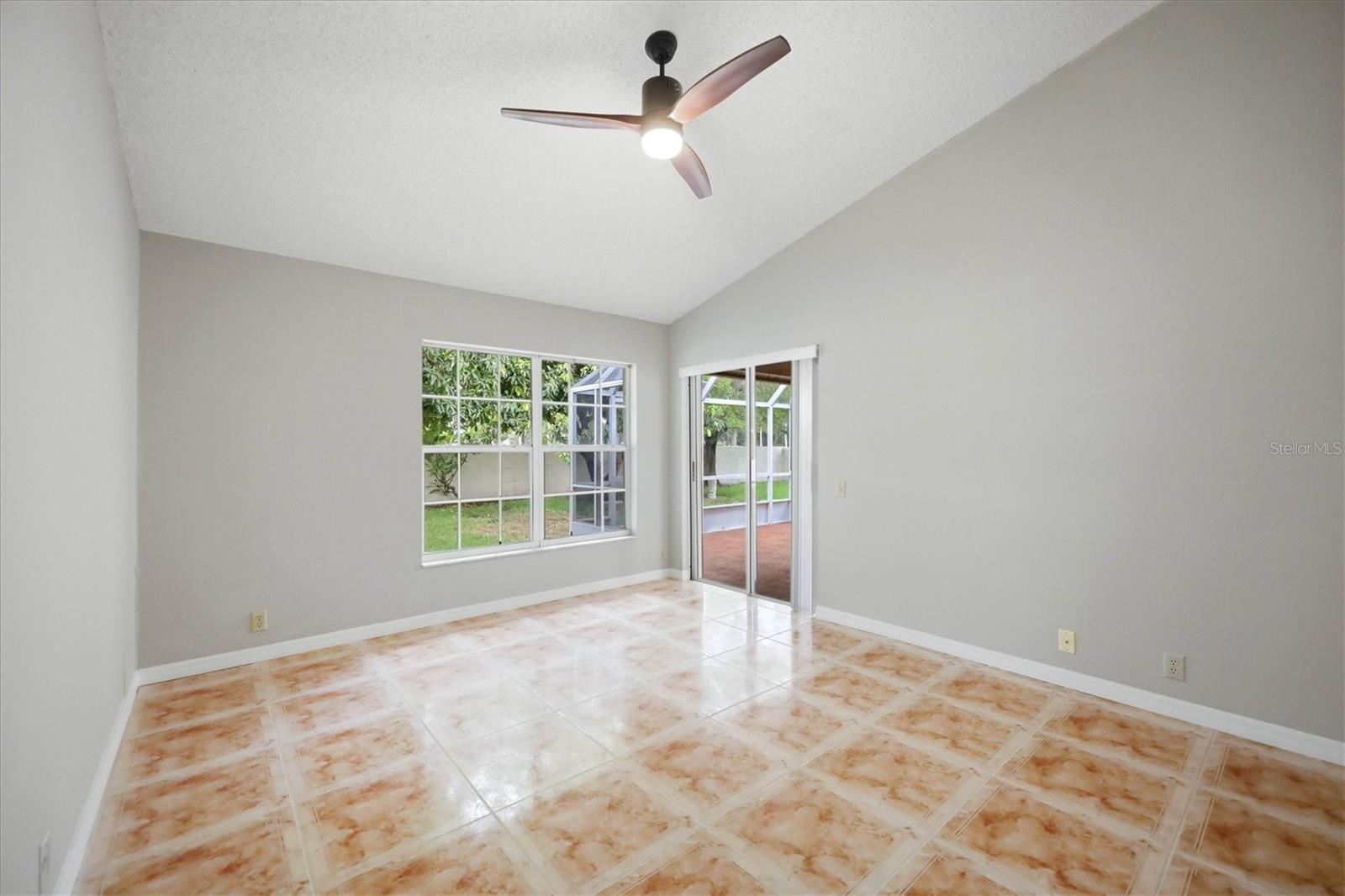 4738 DUNDEE DR — photo 20