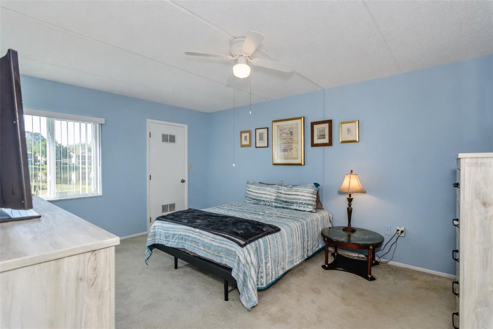 207 CYPRESS LN — photo 12