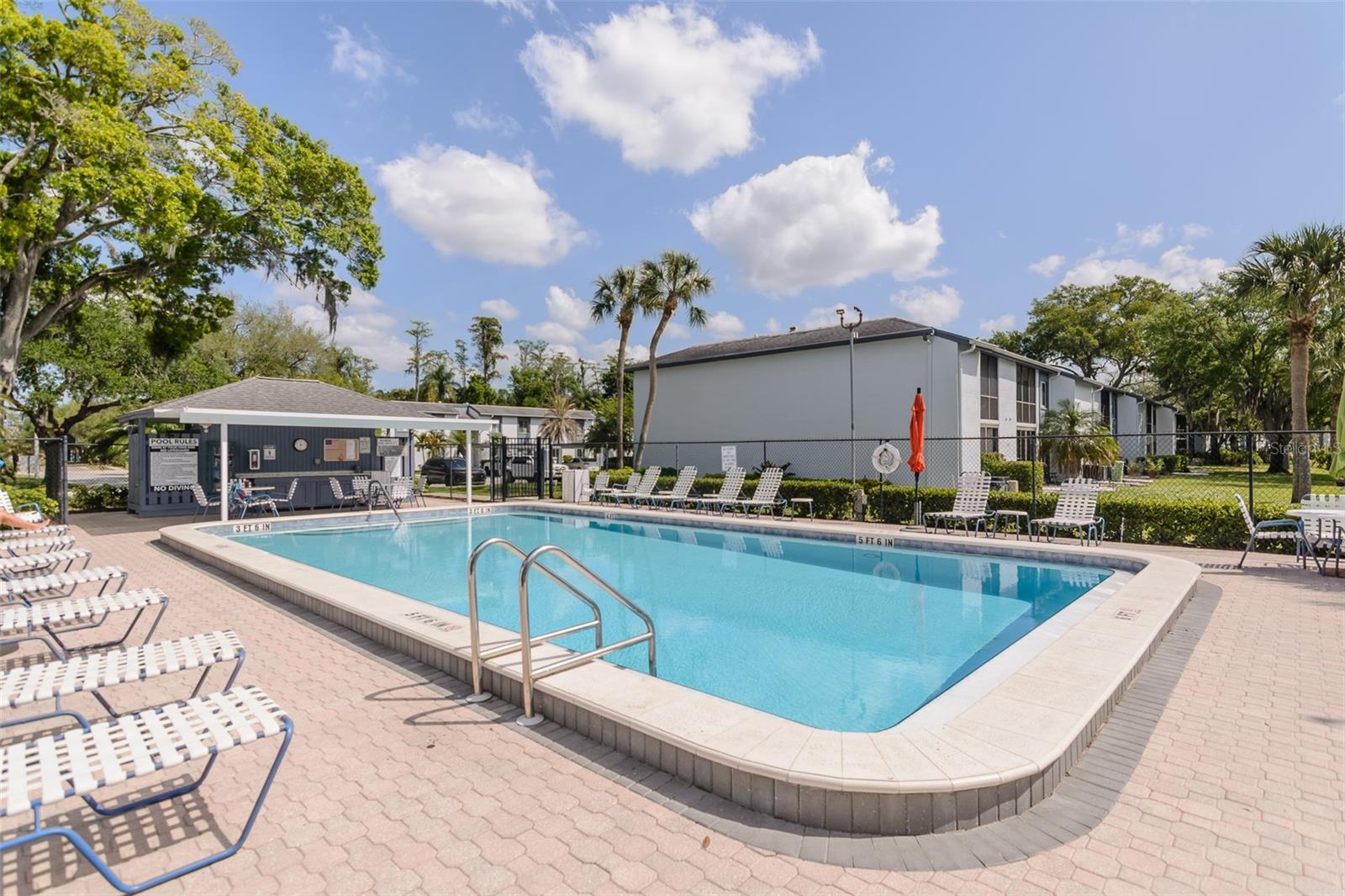 207 CYPRESS LN — photo 23