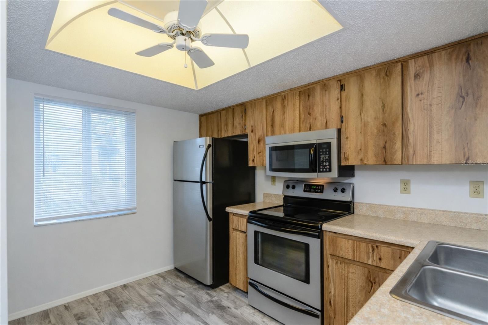 207 CYPRESS LN — photo 7