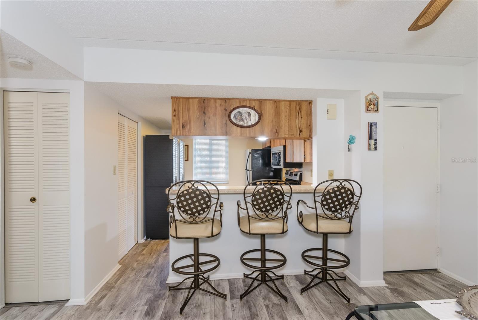 207 CYPRESS LN — photo 8