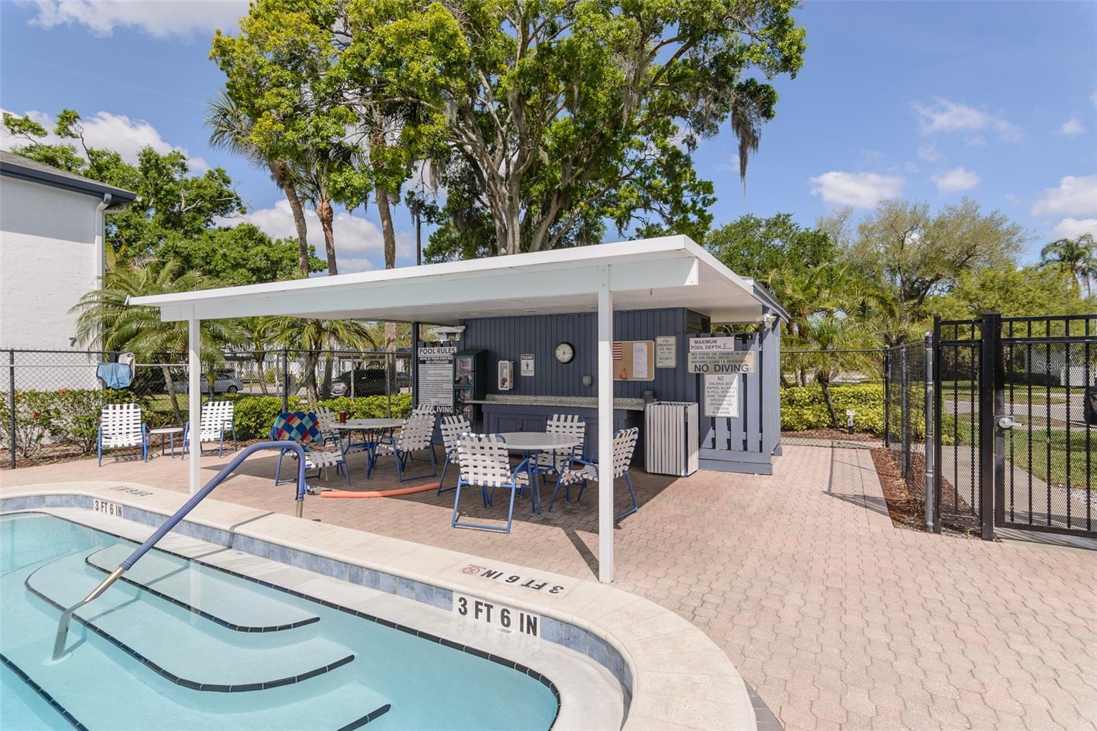 207 CYPRESS LN — photo 25