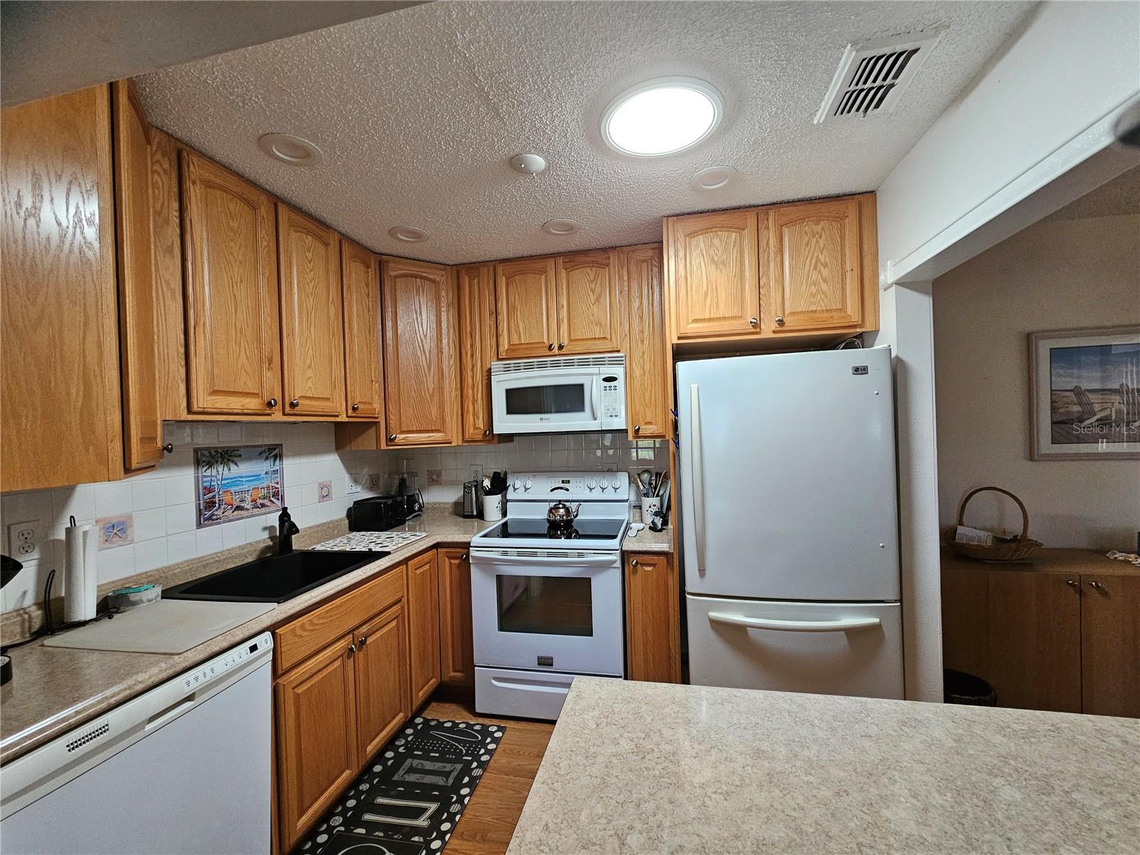 1905 CANTERBURY LN #E-9 — photo 13