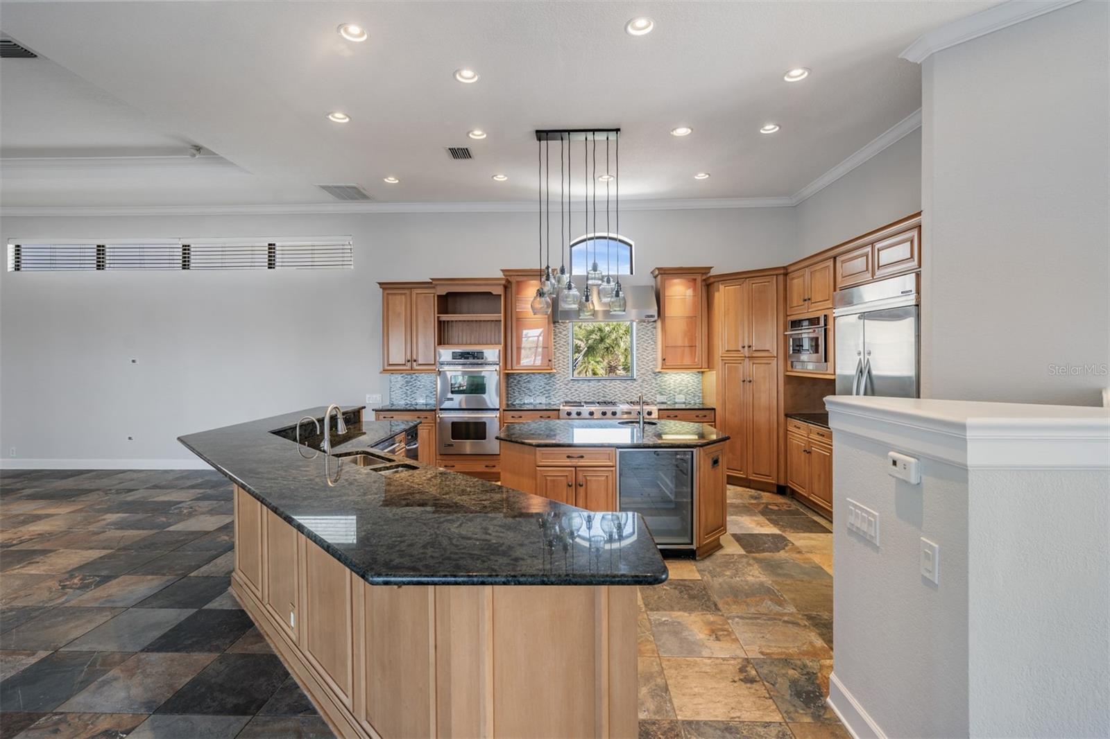 62 CENTRAL CT — photo 24