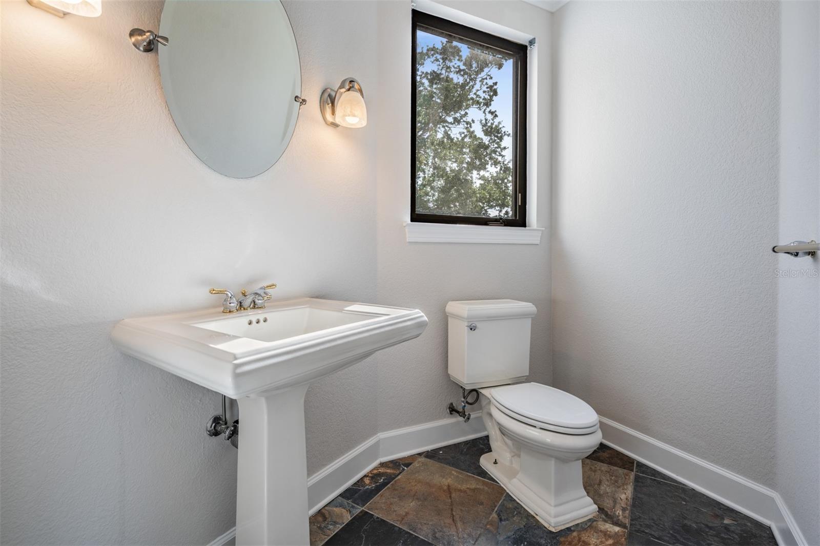 62 CENTRAL CT — photo 38