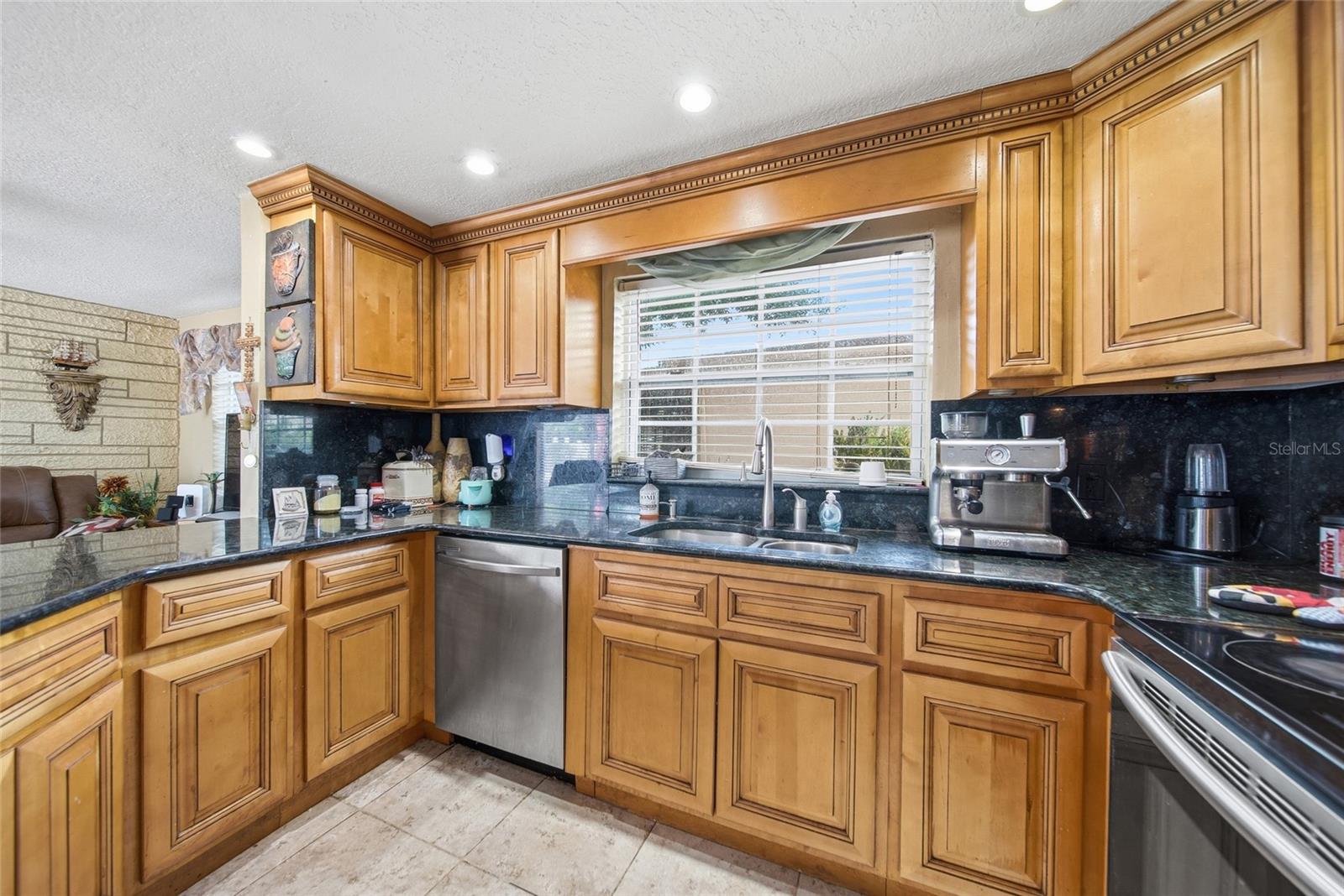 7140 ROCKWOOD DR — photo 10