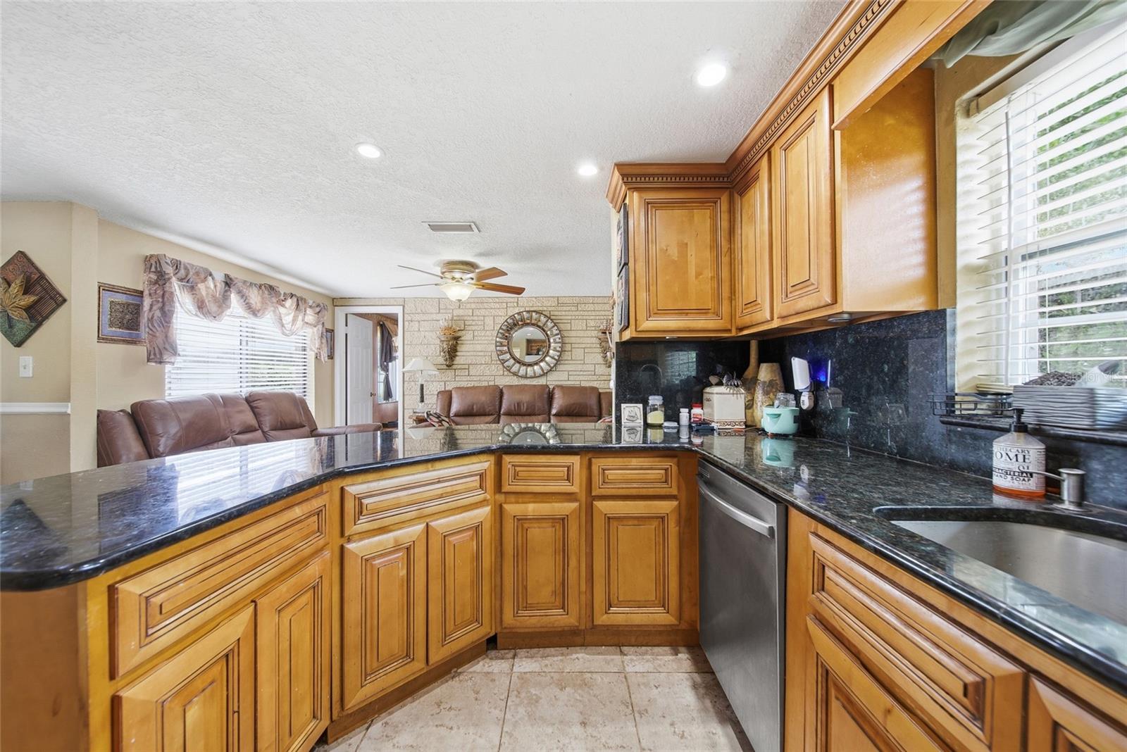 7140 ROCKWOOD DR — photo 12