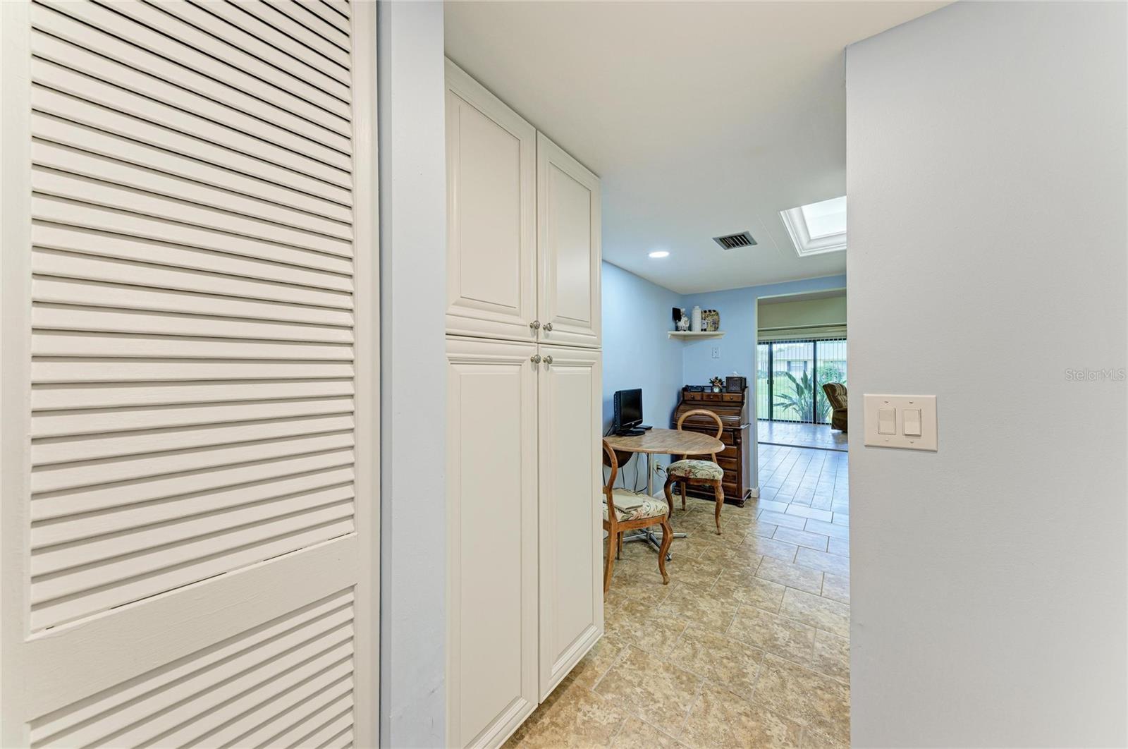 7160 FAIRWAY BEND CIR — photo 34