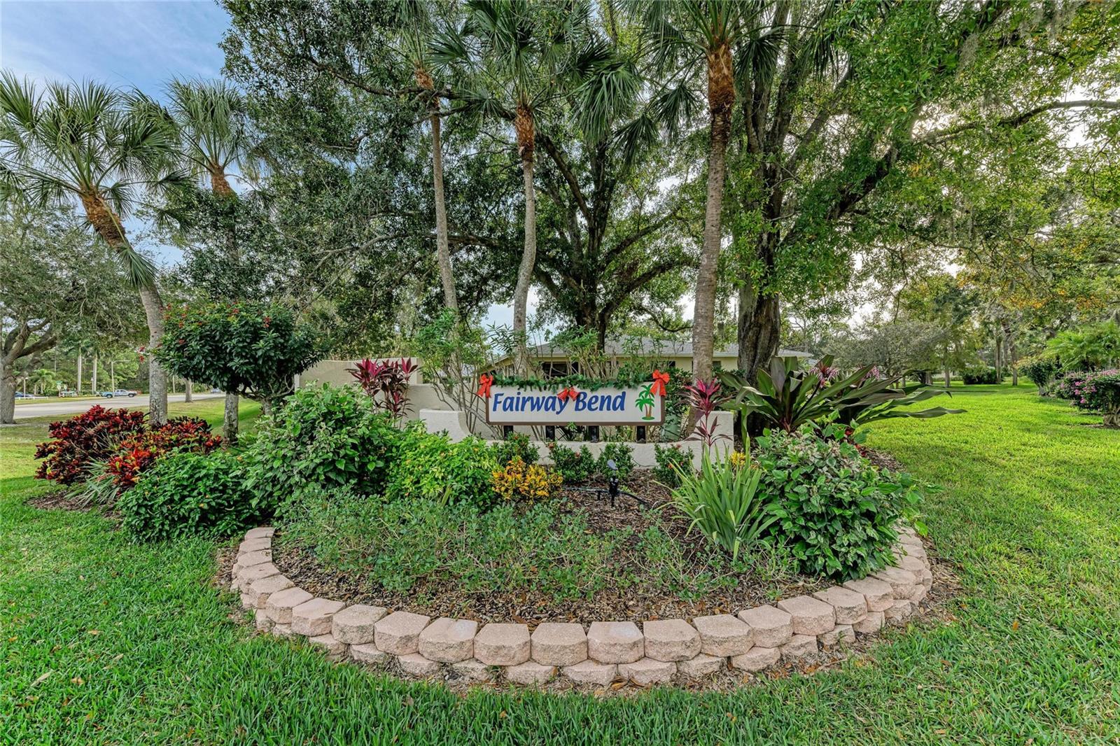 7160 FAIRWAY BEND CIR — photo 36