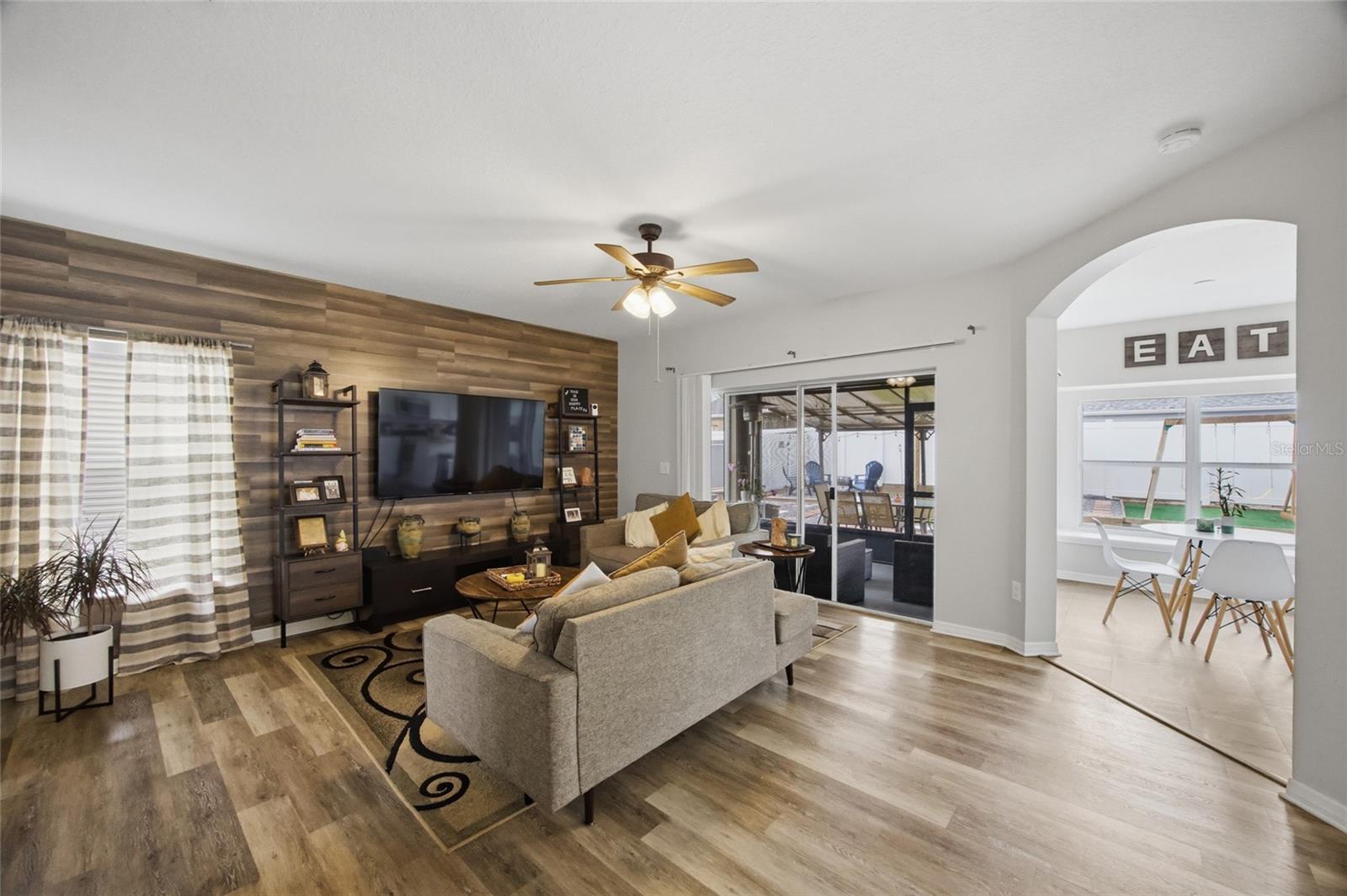 24927 PORTOFINO DR — photo 8