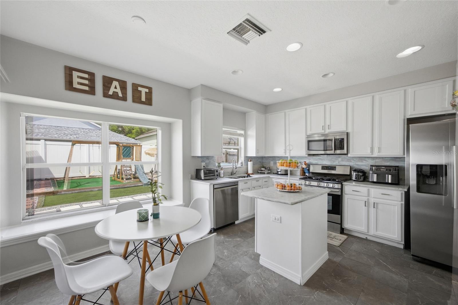 24927 PORTOFINO DR — photo 13