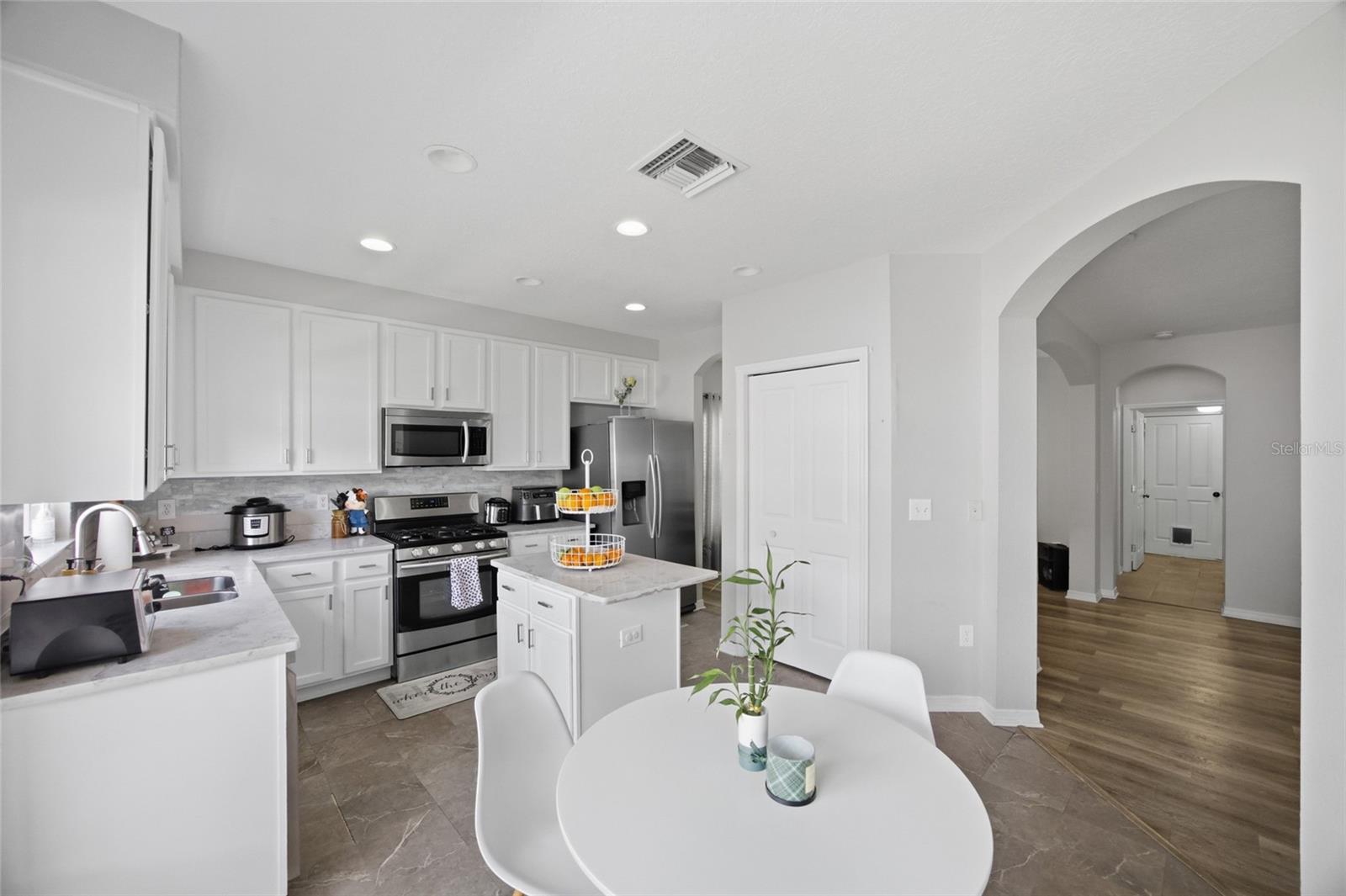 24927 PORTOFINO DR — photo 12