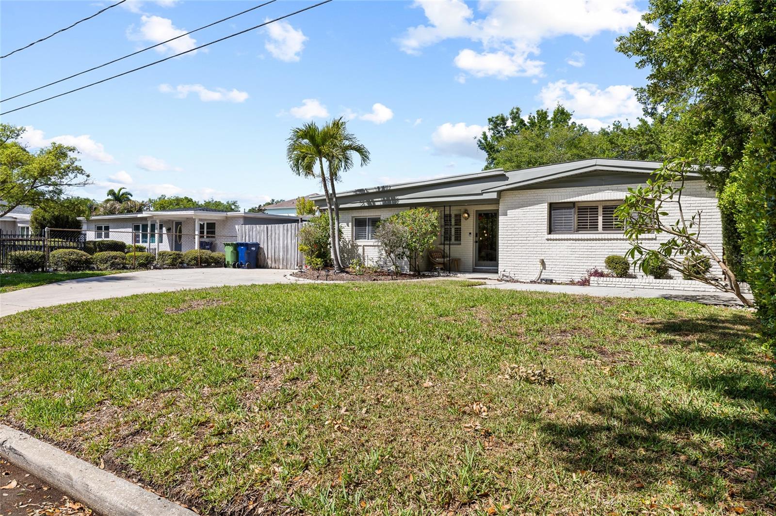 4303 S CAMERON AVE — photo 3