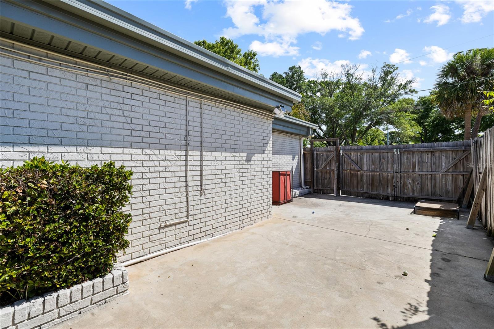 4303 S CAMERON AVE — photo 37