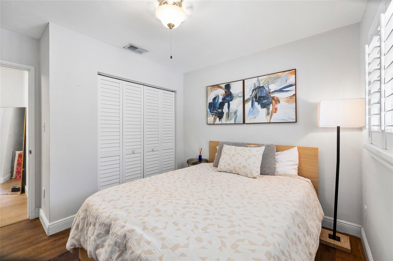 4303 S CAMERON AVE — photo 23