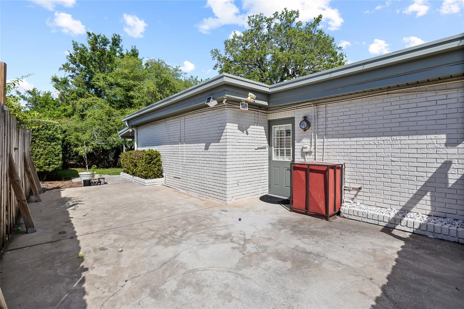 4303 S CAMERON AVE — photo 36