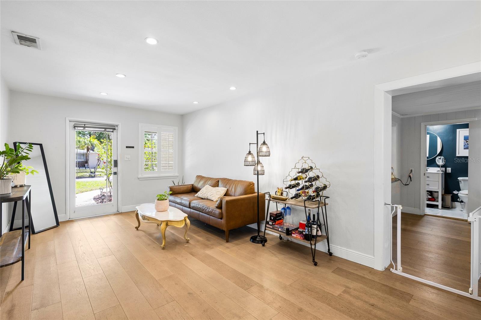 4303 S CAMERON AVE — photo 12
