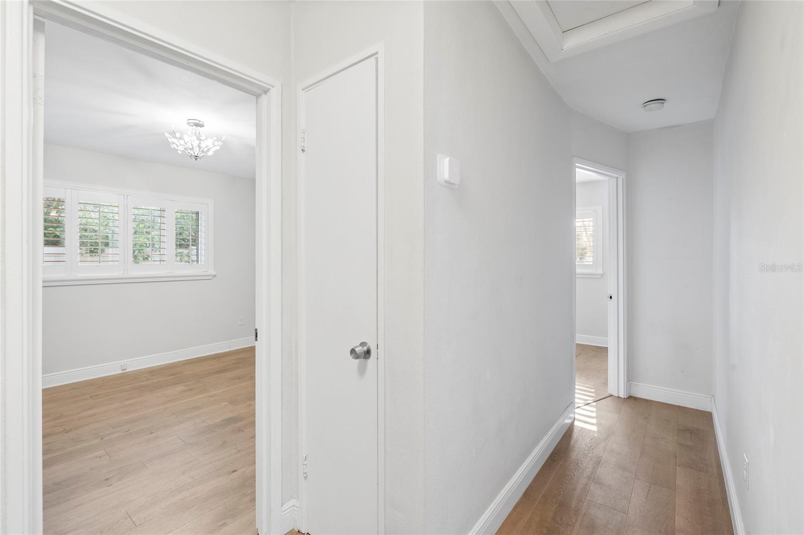 4303 S CAMERON AVE — photo 25