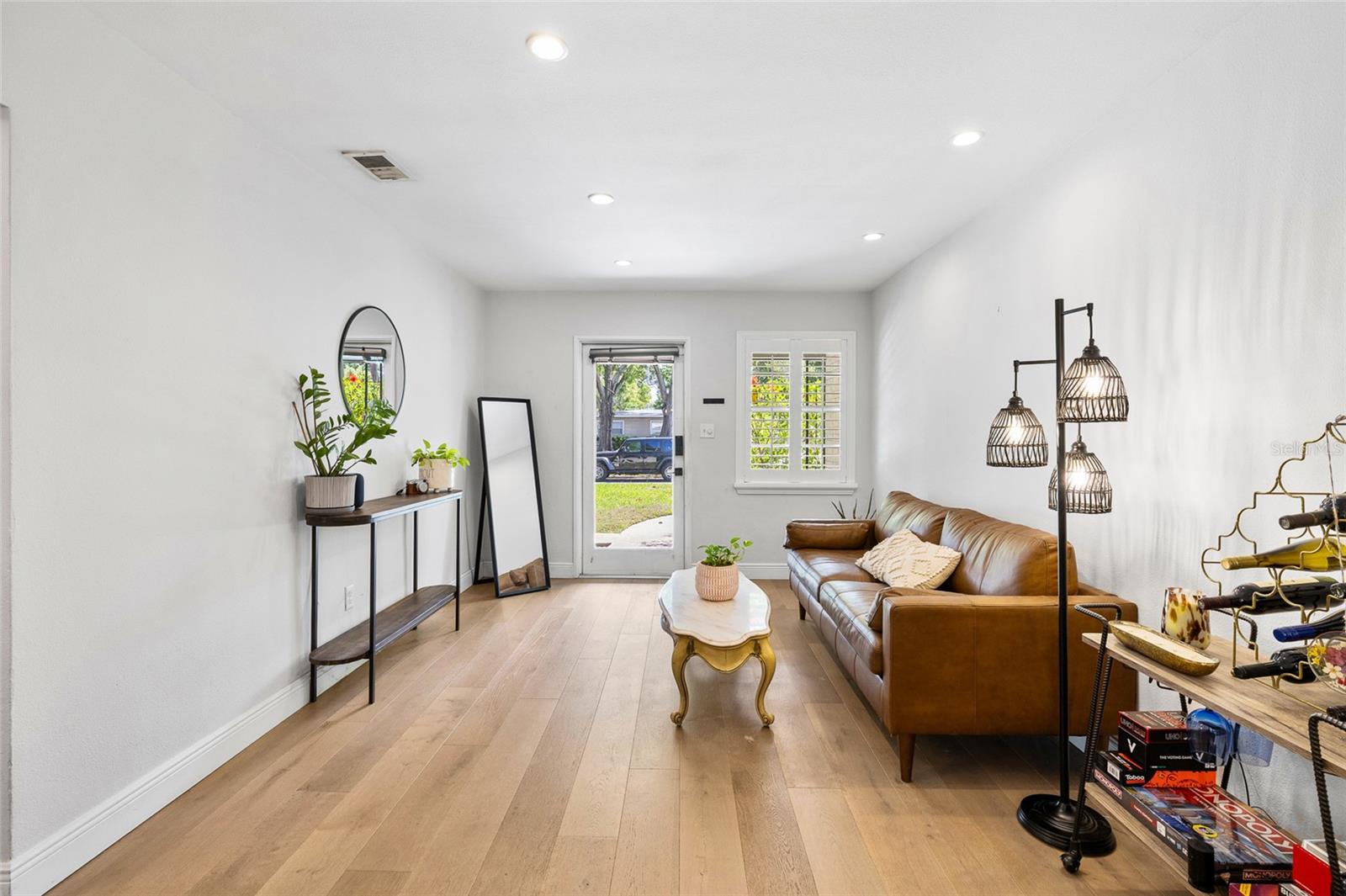 4303 S CAMERON AVE — photo 8