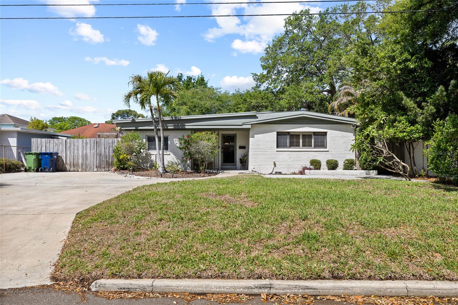 4303 S CAMERON AVE — photo 4