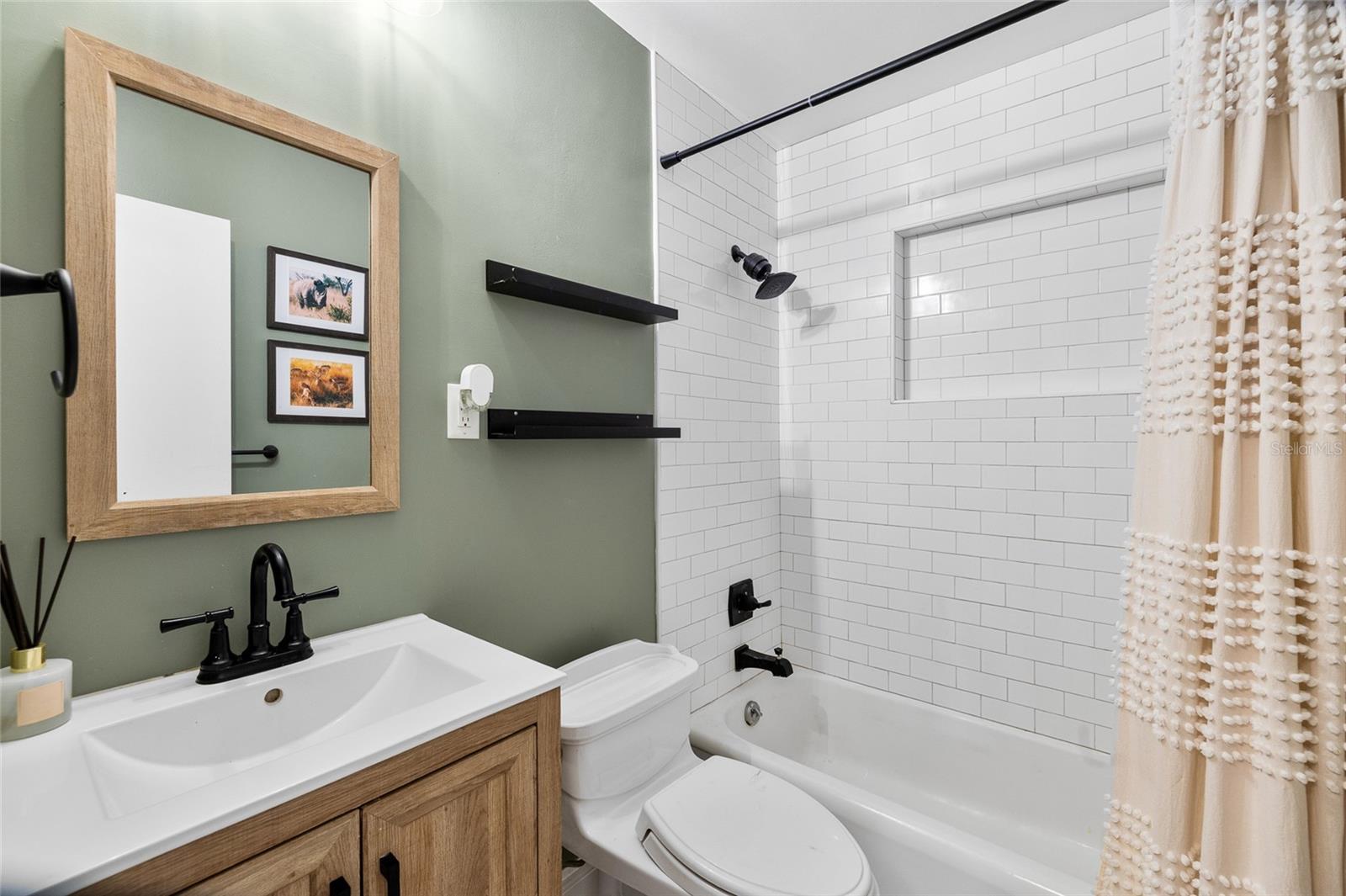 4303 S CAMERON AVE — photo 24