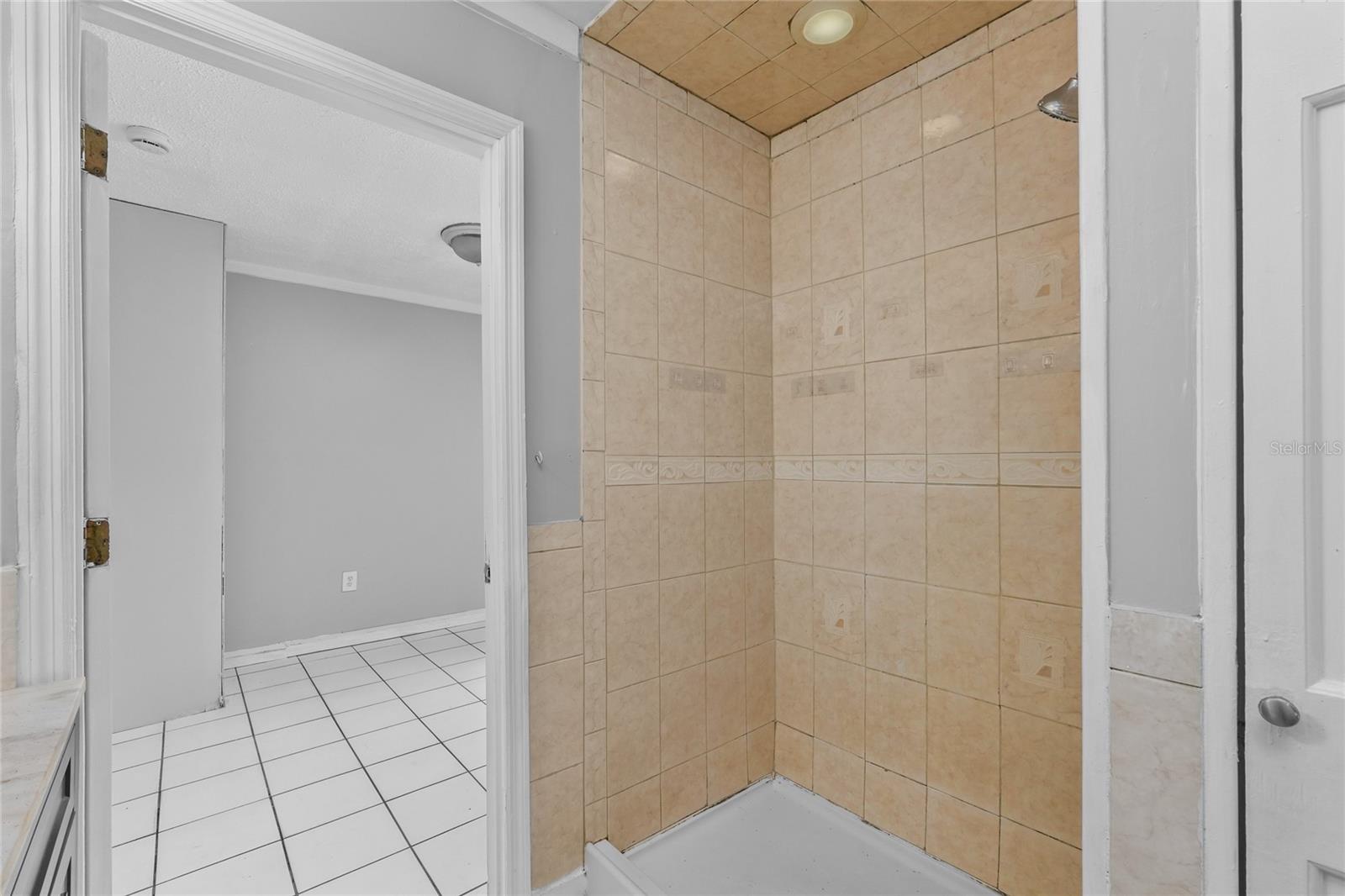 619 BEVERLY AVE — photo 16