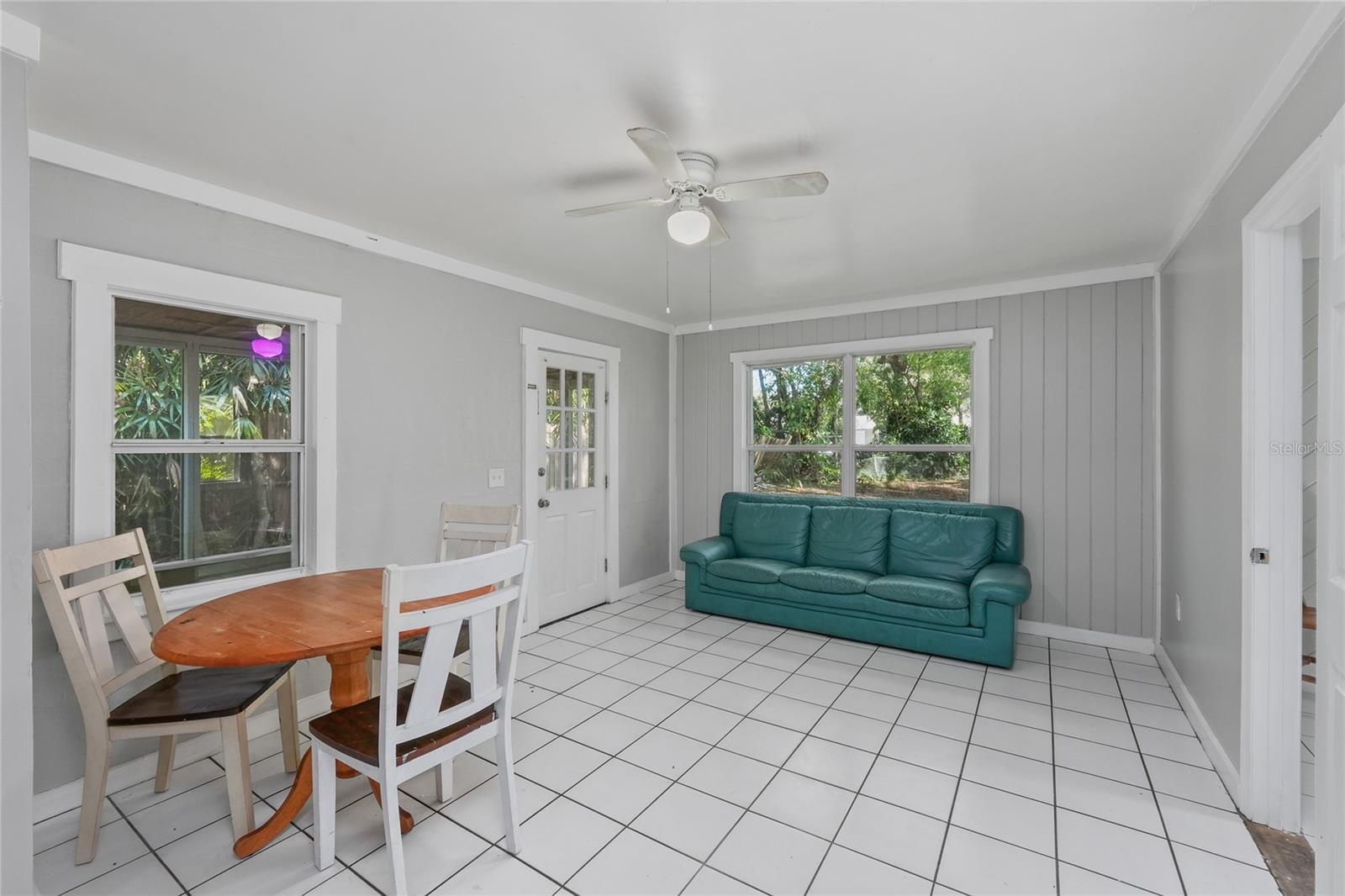 619 BEVERLY AVE — photo 7