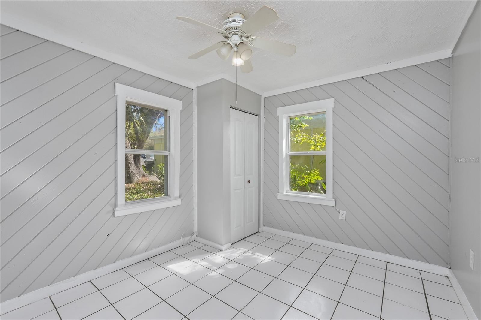 619 BEVERLY AVE — photo 17