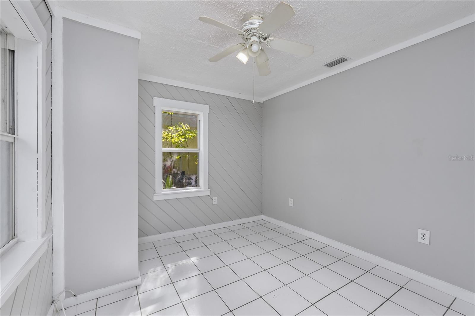 619 BEVERLY AVE — photo 19