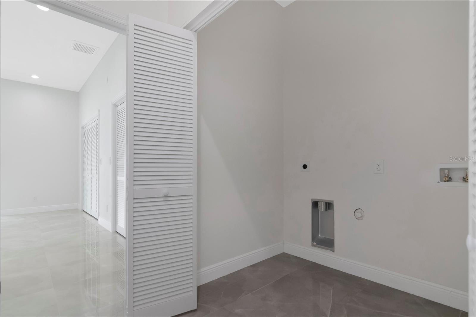 1702 E ANNONA AVE — photo 24