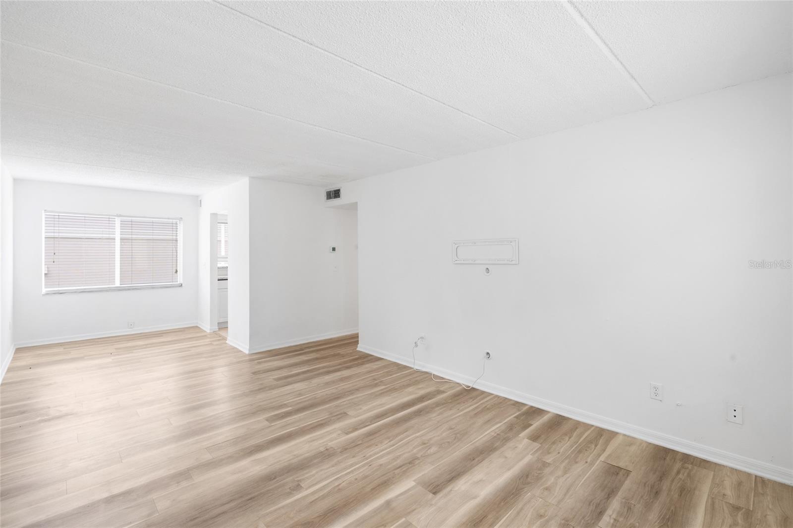 3206 W AZEELE ST #227 — photo 9