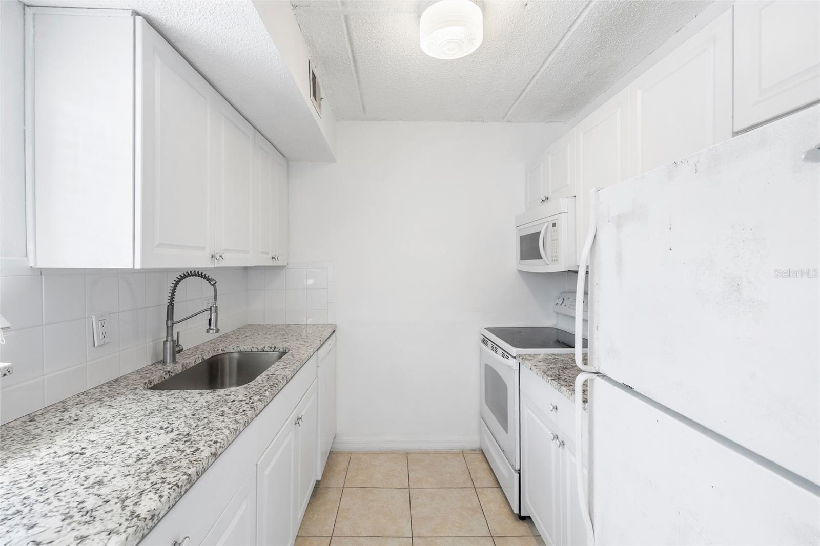 3206 W AZEELE ST #227 — photo 13