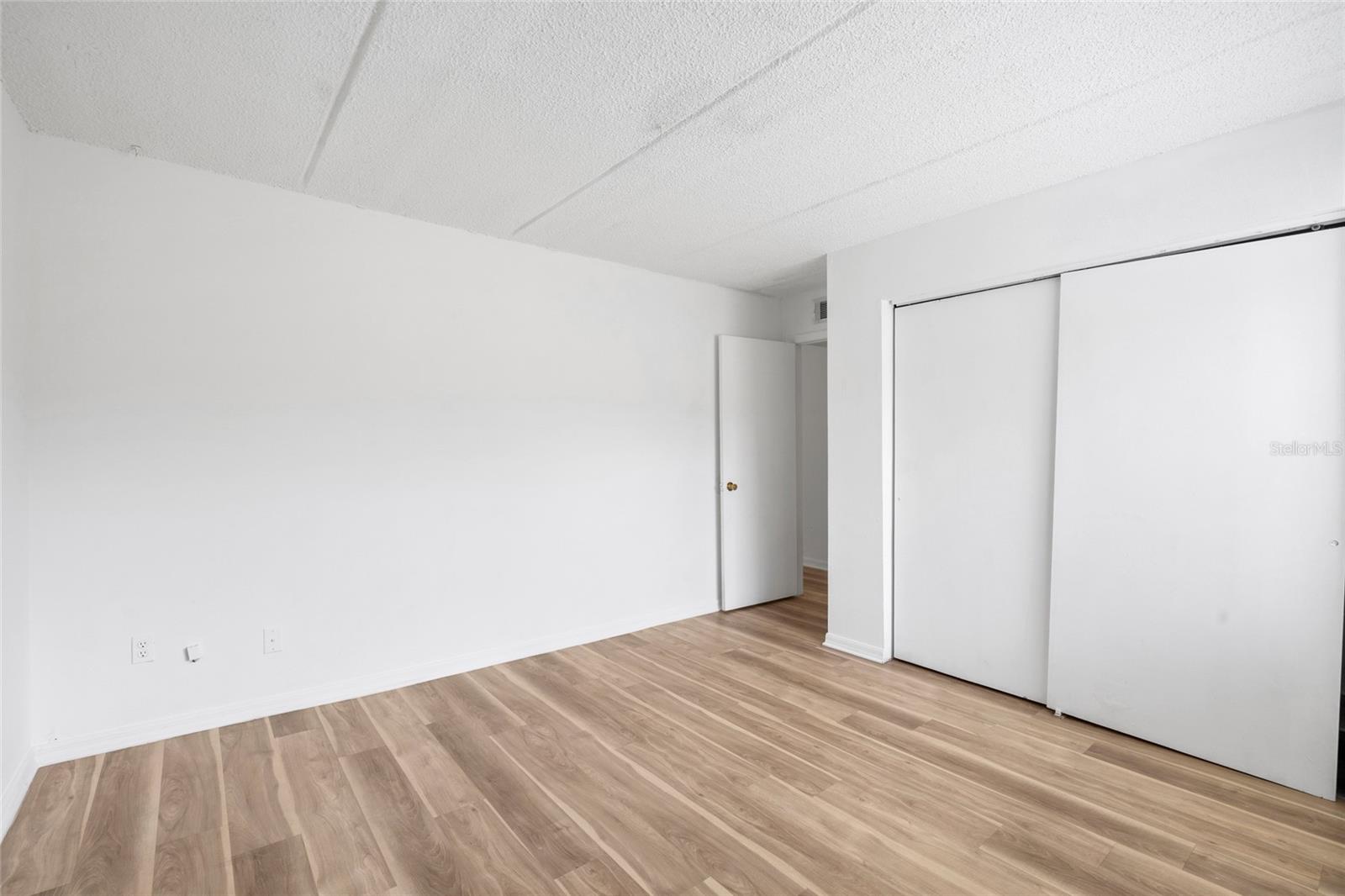3206 W AZEELE ST #227 — photo 18