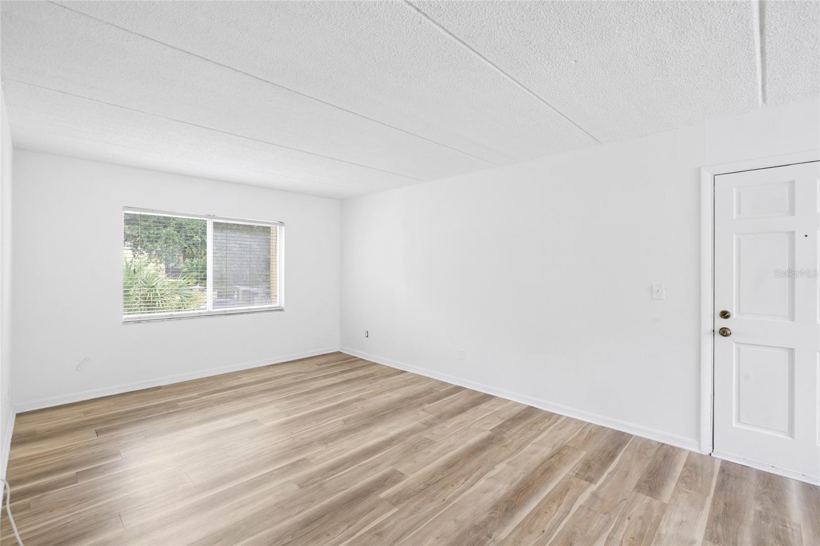 3206 W AZEELE ST #227 — photo 7